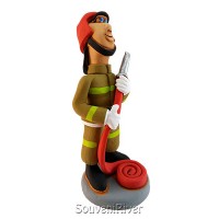 Статуетка "Пожежник з пожежним рукавом (молодий)"